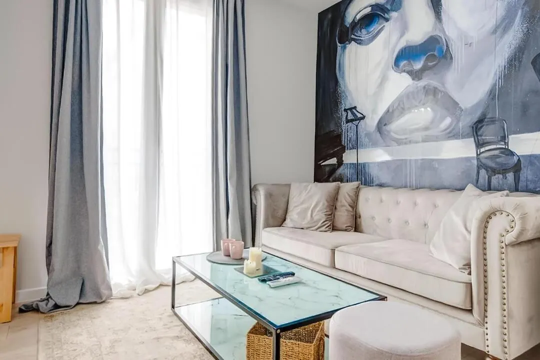 2 Private Suits - Art, Location, Quiet, Balconies Sófia 0*,  Bulgária