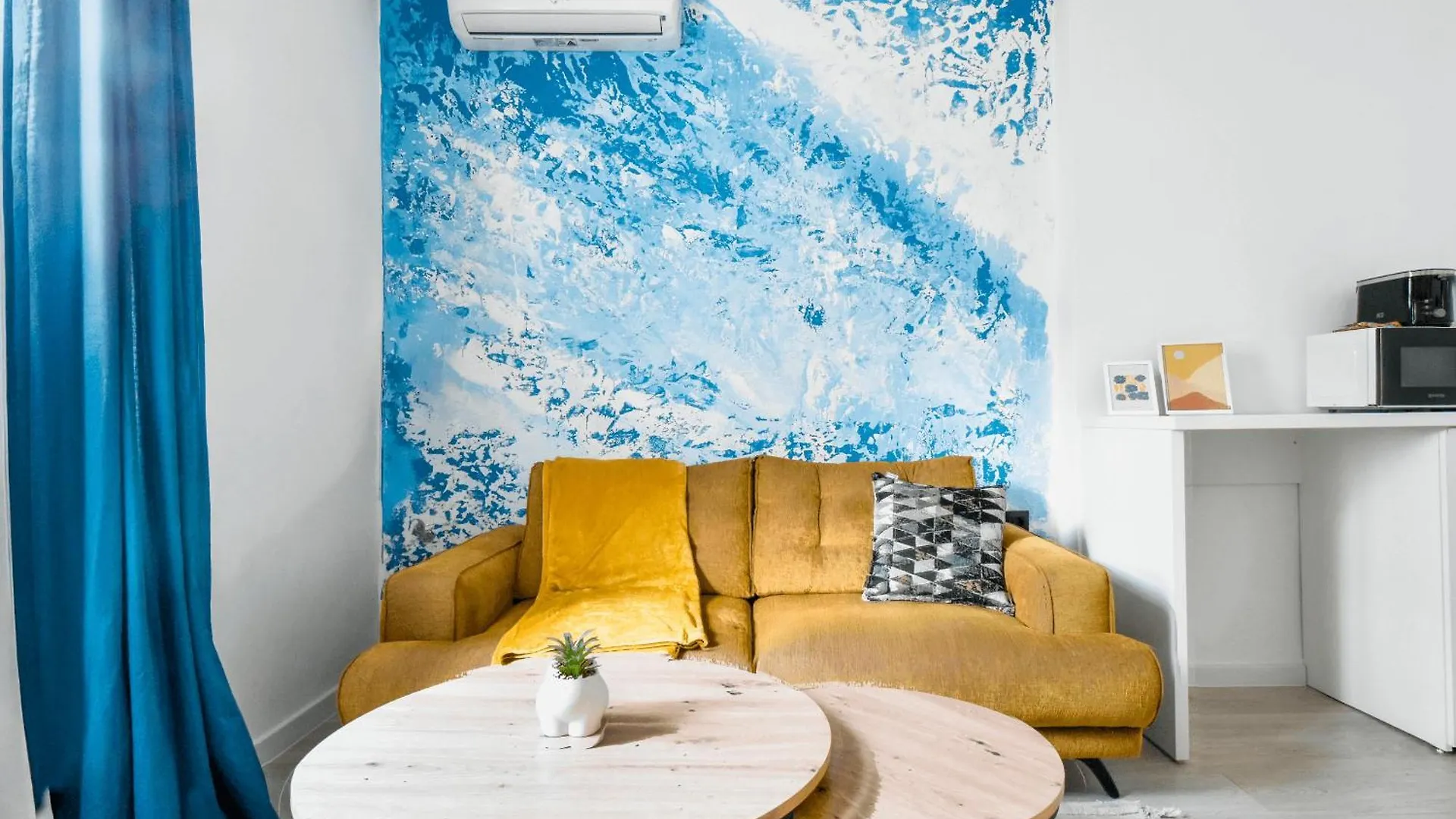 2 Private Suits - Art, Location, Quiet, Balconies Sófia 0*,