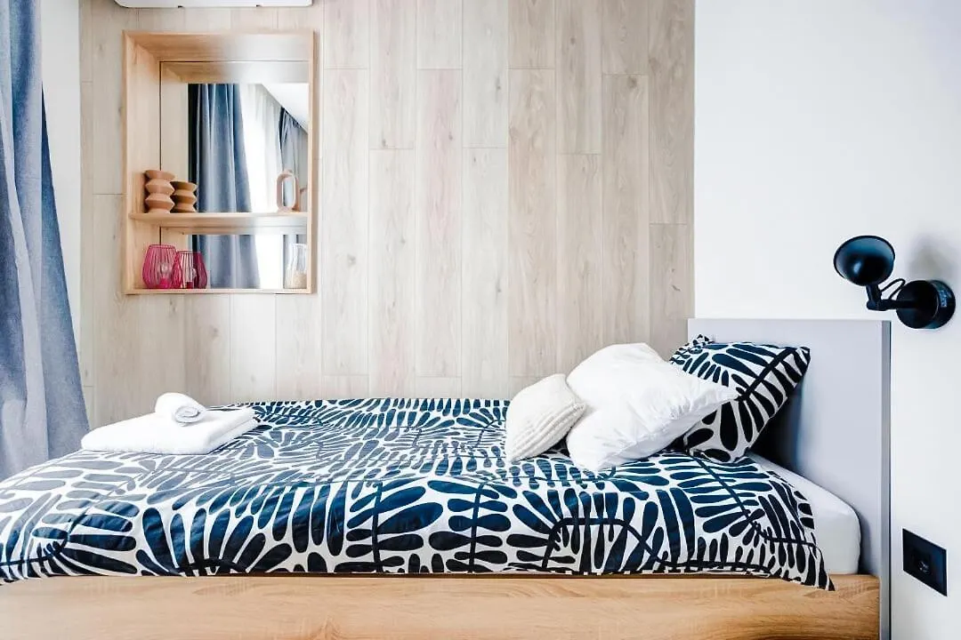 2 Private Suits - Art, Location, Quiet, Balconies Sofía 0*,