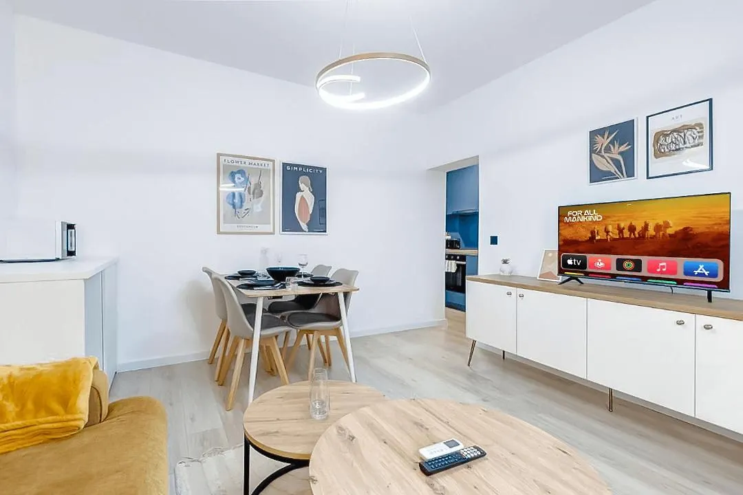 2 Private Suits - Art, Location, Quiet, Balconies ソフィア アパート