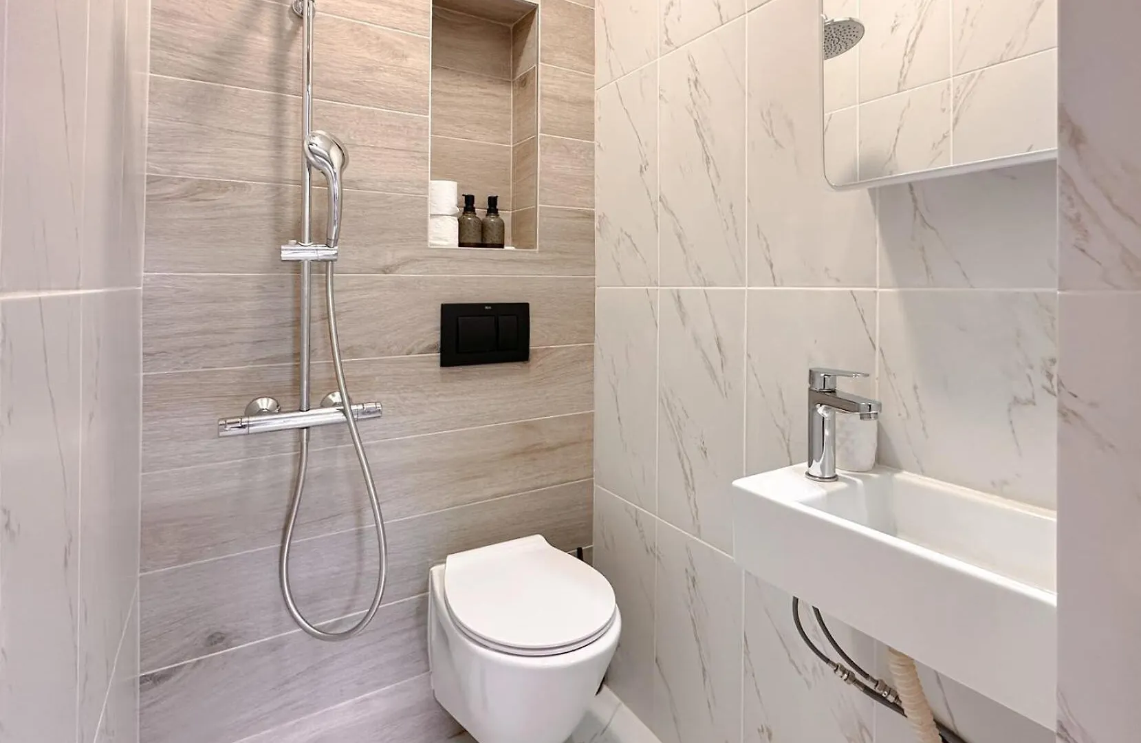 2 Private Suits - Art, Location, Quiet, Balconies Sofía Apartamento