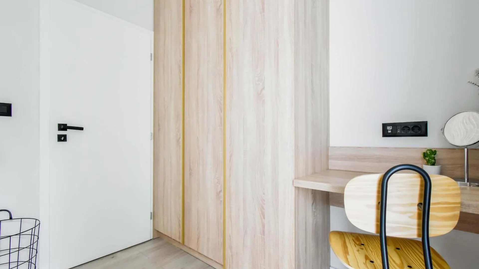 2 Private Suits - Art, Location, Quiet, Balconies Sofía
