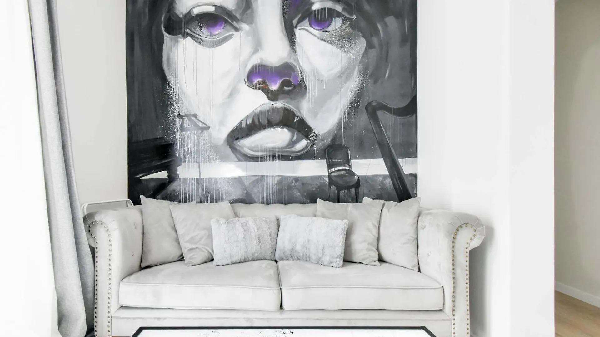 2 Private Suits - Art, Location, Quiet, Balconies Szófia